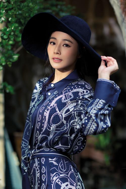 作为台湾偶像剧的代表陈怡蓉果然清纯有加甜美动人