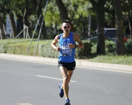 中国首届马拉松大满贯冠军李子成：科学跑步，动态心率是核心