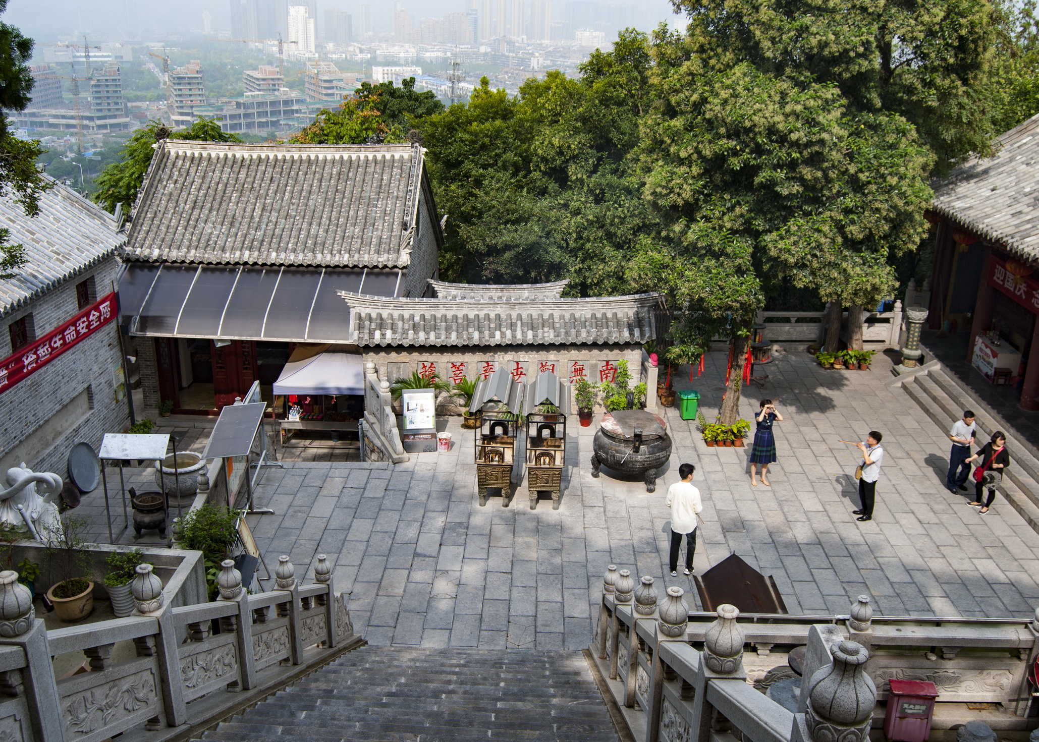 徐州云龙山大士岩寺,欣赏大师书法及千年古柏,玉带观音全国唯一