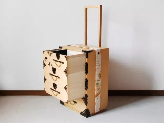 【7】品质感行李箱设计随着社会的发展与进步,越来越多的人开始追求更
