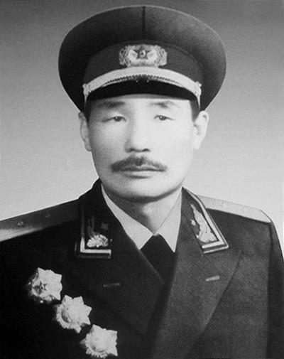 孙毅将军是1955年的开国中将,也是参加过宁都起义的老红军,在军内外