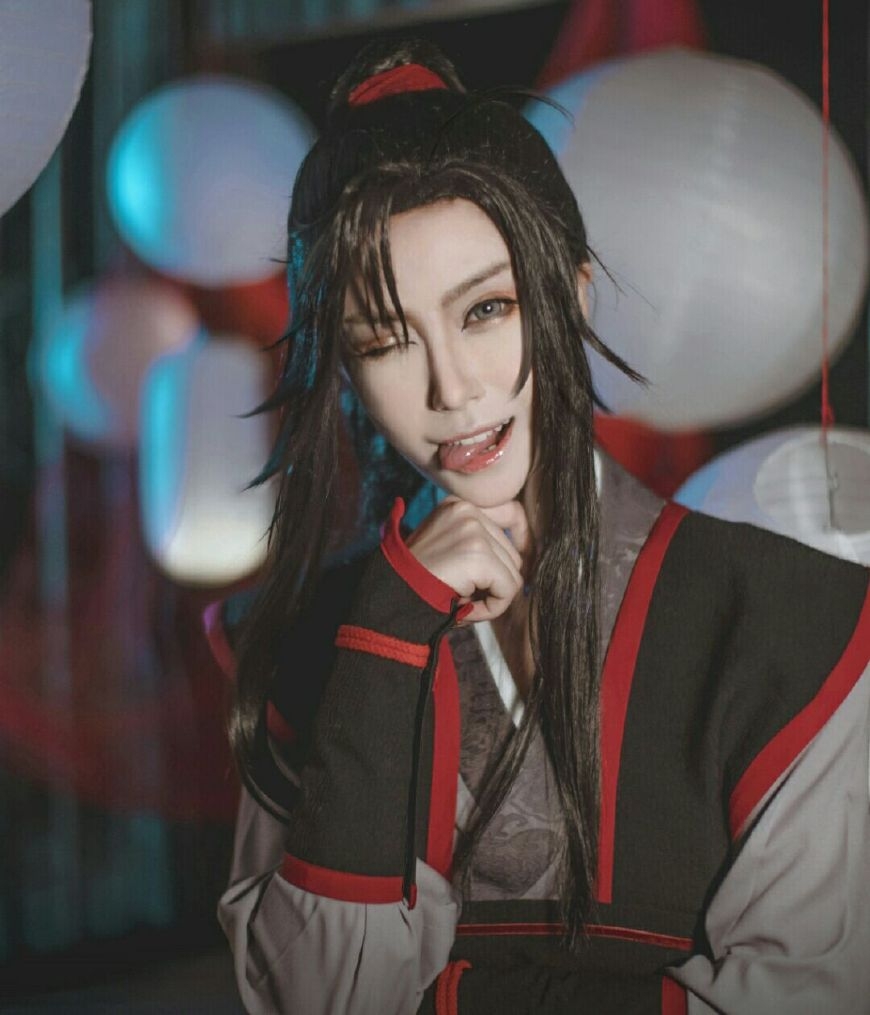 这5个魏无羡的cosplay,第4个是低配版羡羡,最后一个99%还原