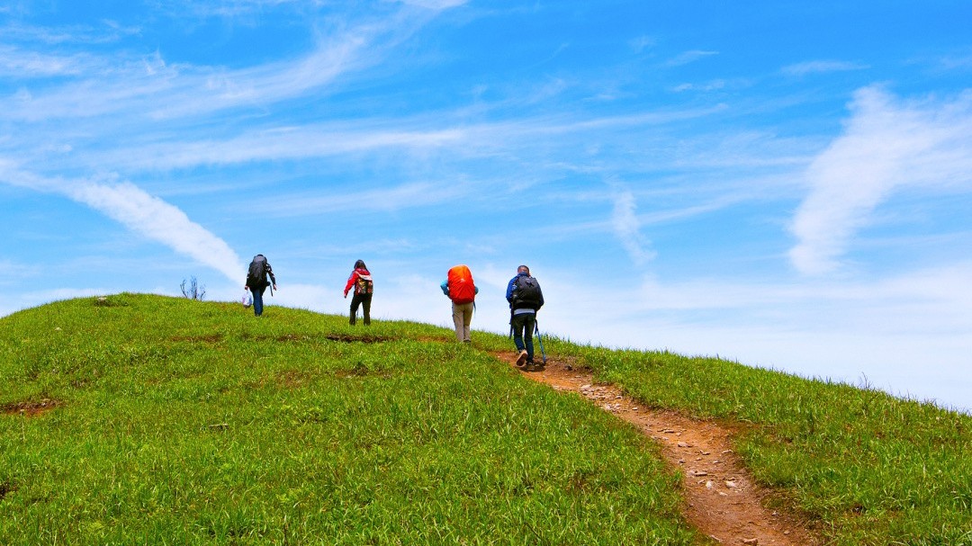 戶外狂歡季!一起負重登山,混帳,玻璃橋上溜一波