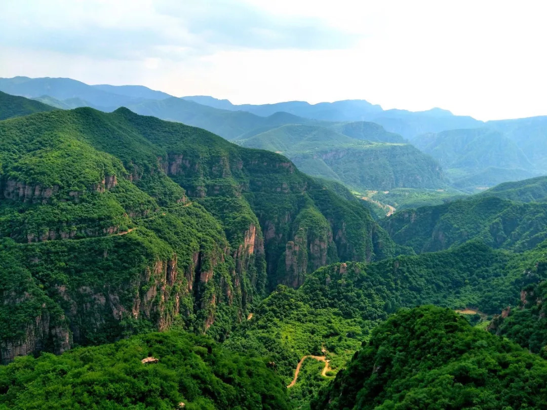 5小時),走連霍高速,經華山,三門峽,抵達世界地質公園【黛眉山】景區