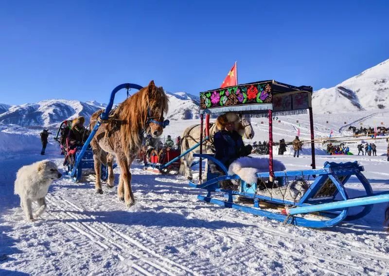 持续完善发展禾木冰雪旅游度假区,完善禾木冰雪乐园中的各种游玩设施