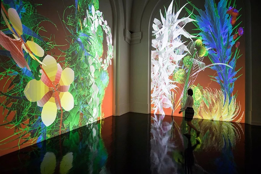浸入式互动声光艺术:超自然意境的虚拟花园