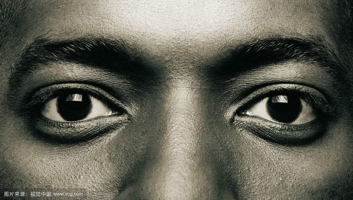 人的眼睛是由黑白两部分组成,但是为什么只有黑眼的部分才能看见世界