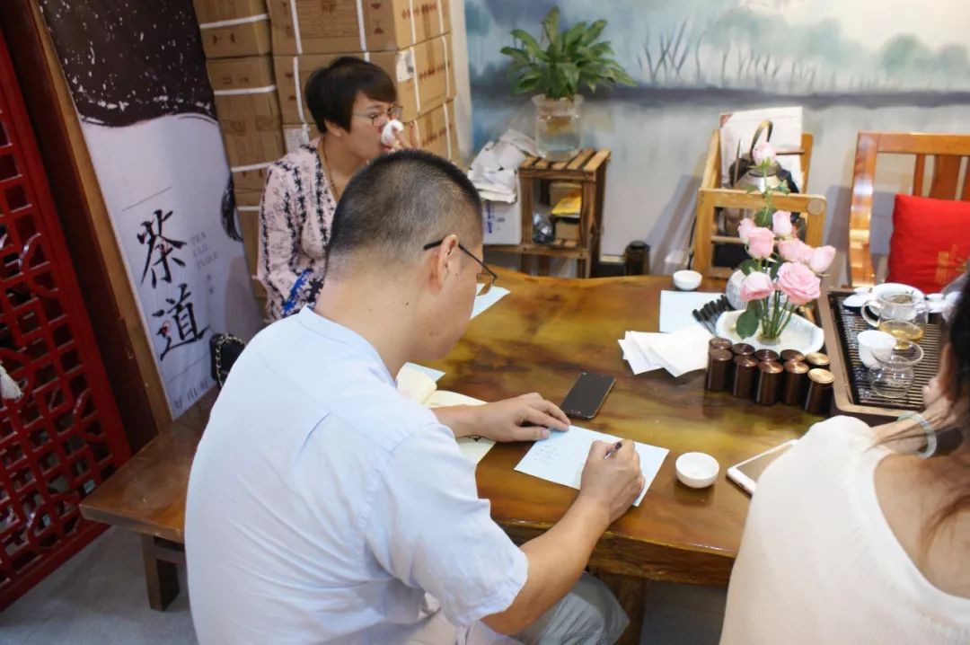 鹿鼎茶城独家视野 德丰昌掌门人张贵景亲临鹿鼎茶城红意坊中秋茶