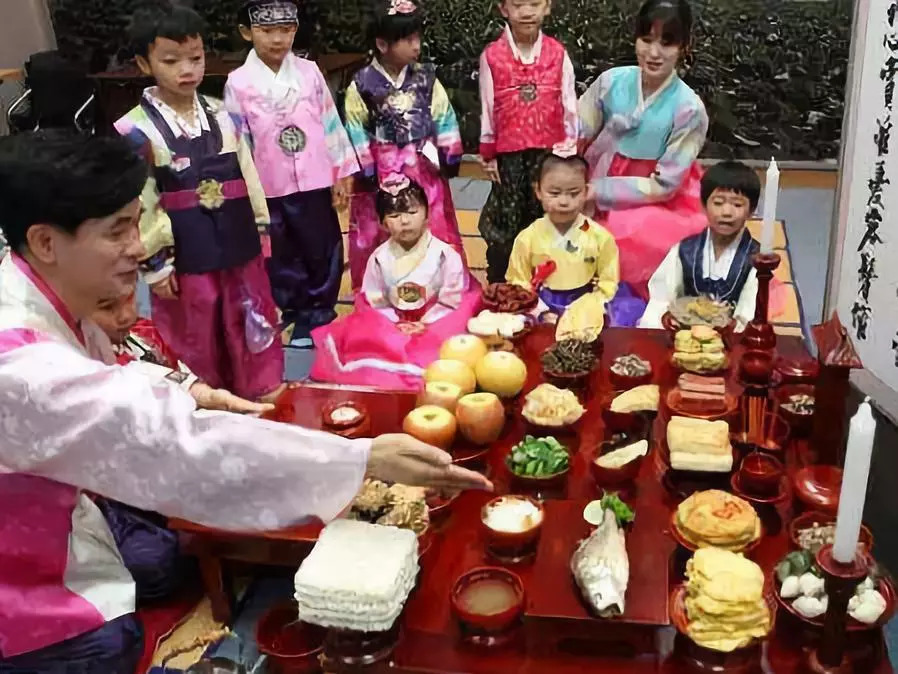 韩国中秋节庆祝方式图片