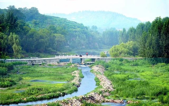 景區地址:河南省林州市萬泉湖景區仰韶大峽谷九月來到這裡,夠原始:一