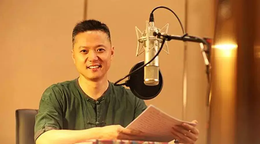 胡克著名诵经人大藏经精品语音团队主播中国传媒大学播音主持艺术硕士