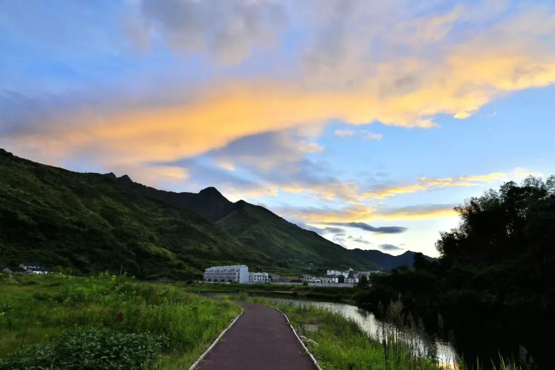 三清山營地快來稻田裡的三清山柴門村體驗現實裡的世外桃源