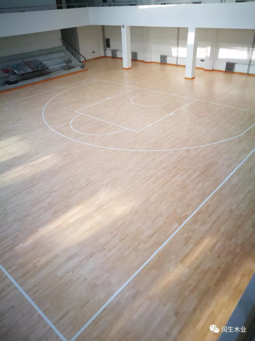 枫木a级运动木地板整体铺设效果篮球馆木地板维修翻新后篮球馆旧木