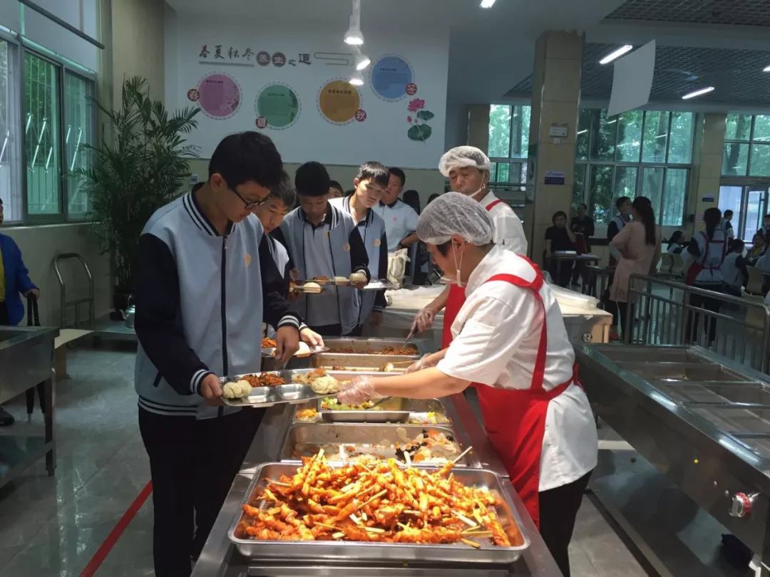 潍坊新华中学的食堂,不只是个吃饭的地方