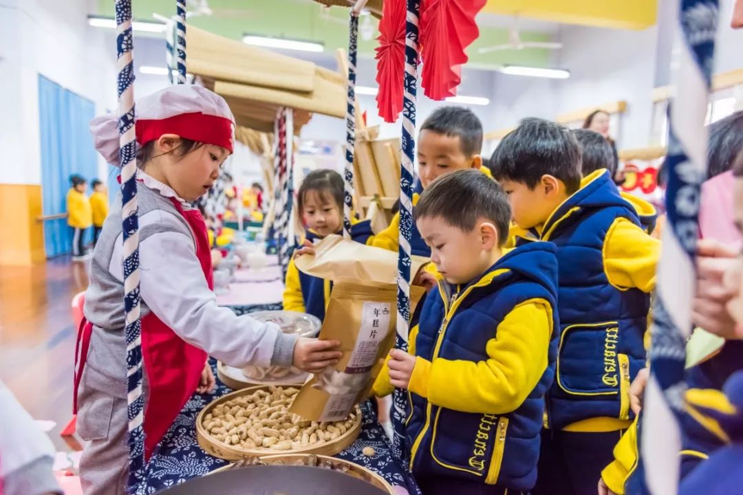 辦廟會做年糕講老底子童謠寧波這所幼兒園園長道出了傳承阿拉文化的