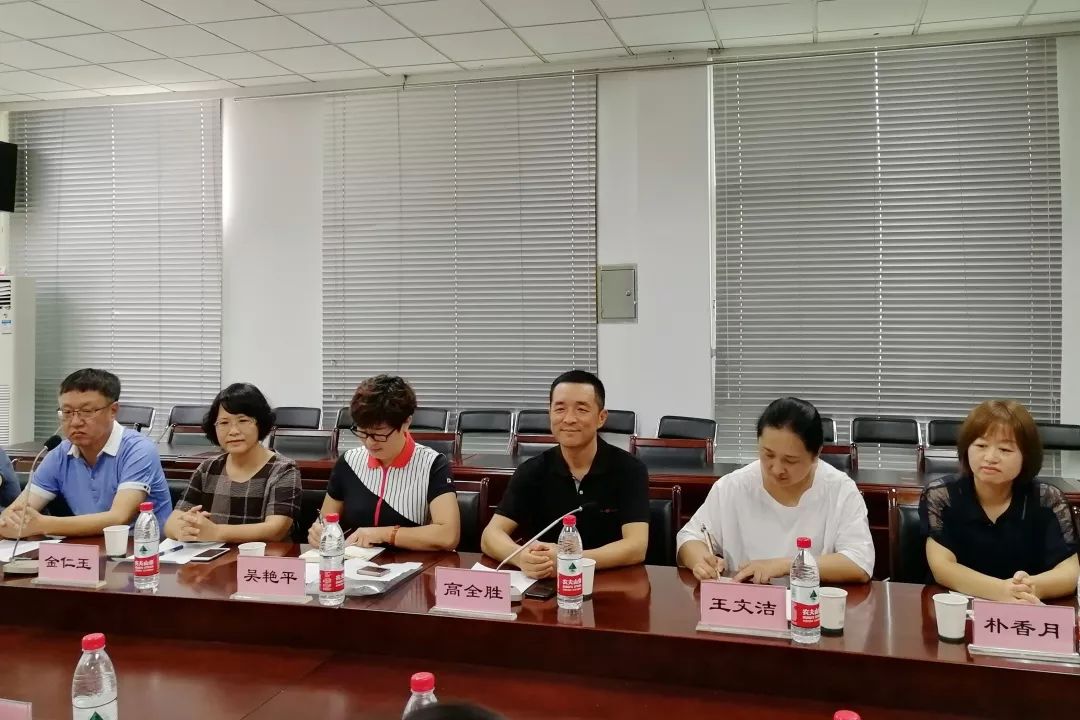 下午,珲春市人民医院高全胜副院长一行分别在宁波一院各职能科室相关