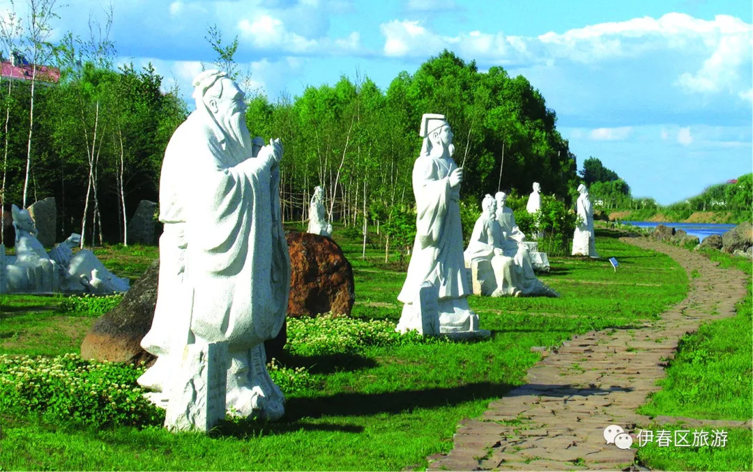 建築設計依山傍勢,逶迤蜿蜒,直達山頂,看