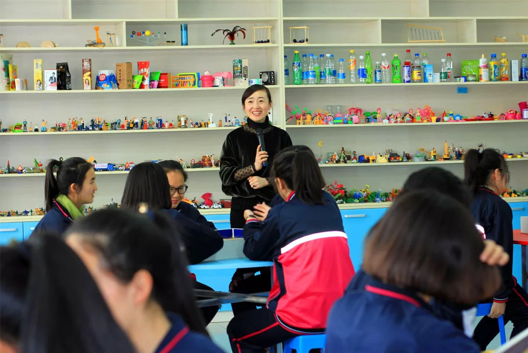 包铝中学老师的照片图片