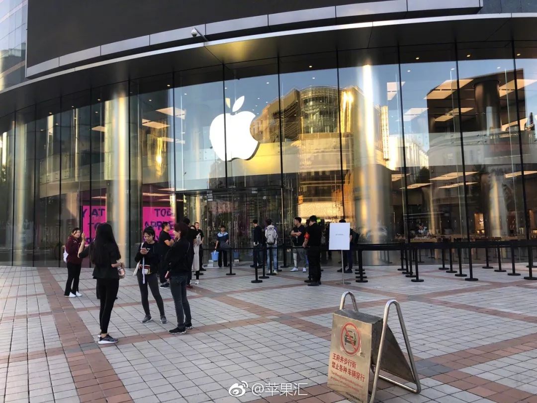 北京王府井 apple store. 圖片來自:蘋果匯