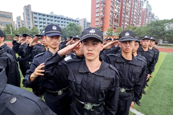 創意軍訓照第二站走進浙江警官職業學院