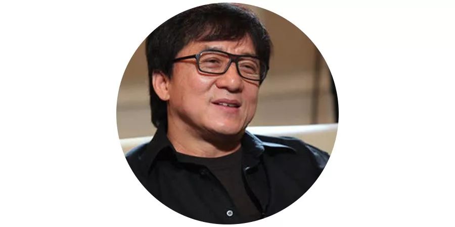 成龍現年64歲.