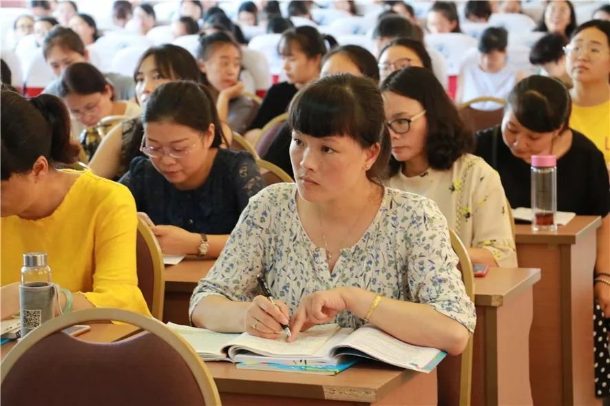 仙居縣三年級語文部編教材培訓活動在安洲小學舉行