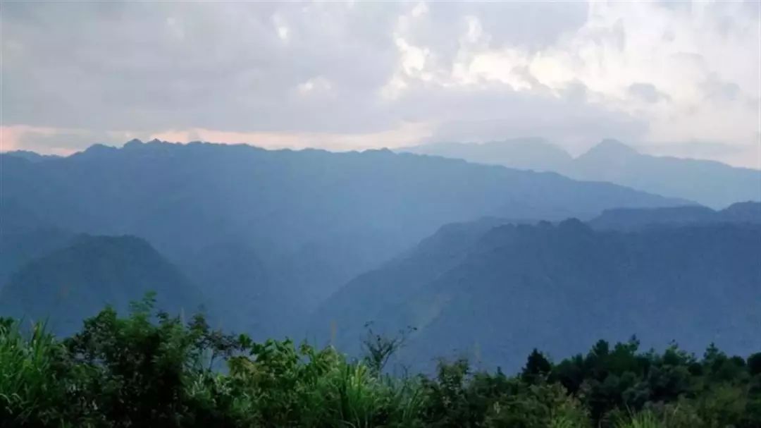 道縣洪塘營南嶺山脈萌渚嶺九嶷山系由九嶷山和姑婆山兩大區域組成是湘