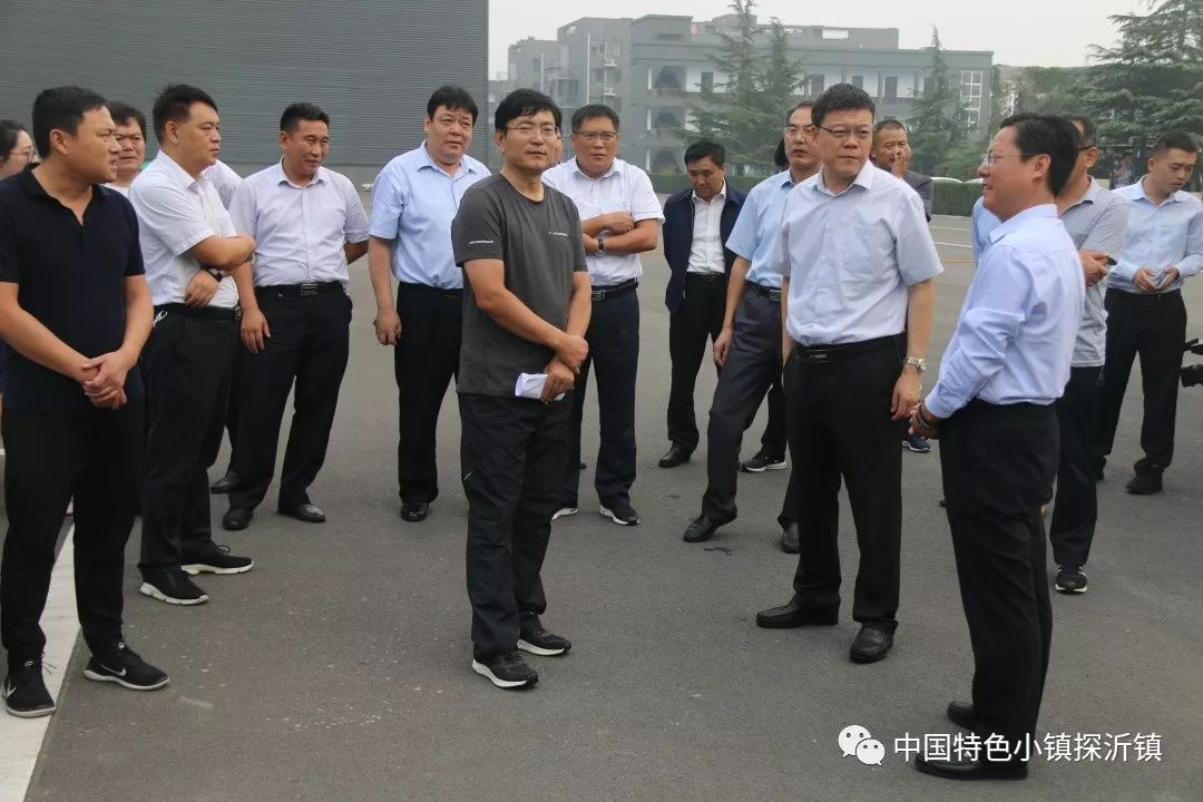 矫晓斌到探沂镇督导迎接全市读书会现场观摩点准备工作