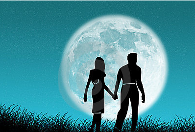 情侣看月亮背影图片图片