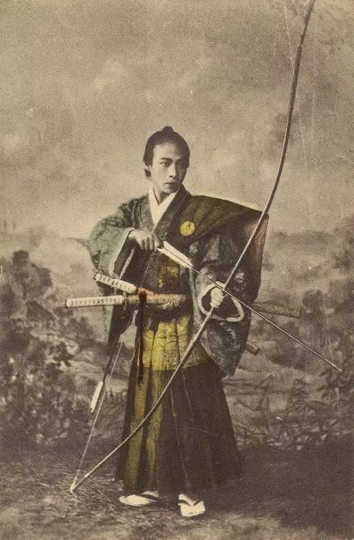 百年前日本武士老照片,盔甲精致,最后一张女武士长相漂亮