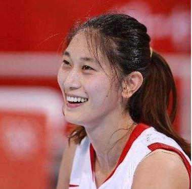 中國女籃的顏值擔當球技與美貌的結合直到37歲才結婚