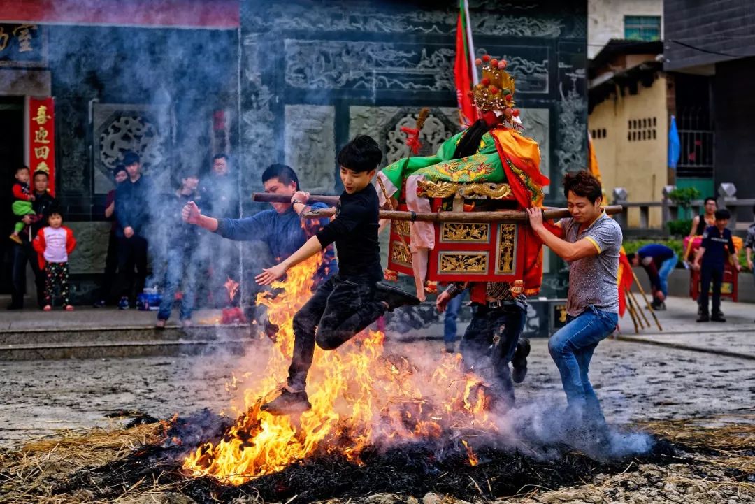 福建抬菩萨图片