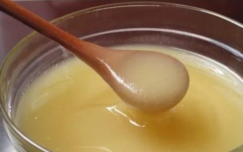 鸡蛋黄牛奶面粉面膜图片
