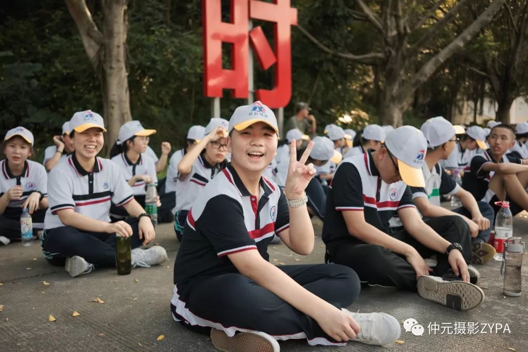 卷裹着心中的种子是鲜红如瀑的天竺葵是我心如花木 向阳而生摄/黄至聪