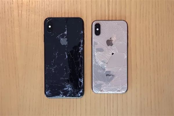 【蘋果】iphone xs/xs max 防水出色但一摔就碎 | 無線連接體驗差