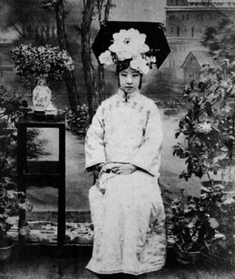 溥仪最美的妹妹,嫁给一普通汉族教师,回顾一生,她说自己很幸福