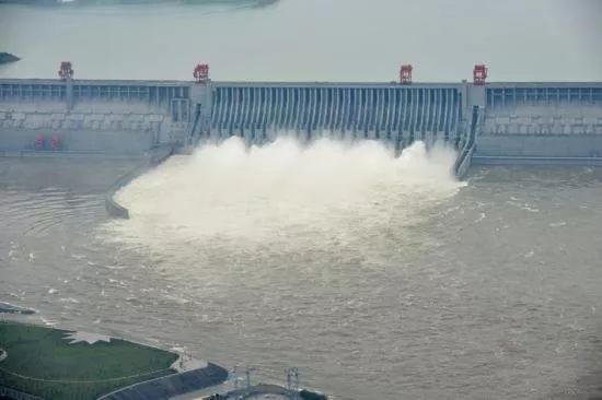 國家防總:強化水庫,水電站等水利工程的巡查防守