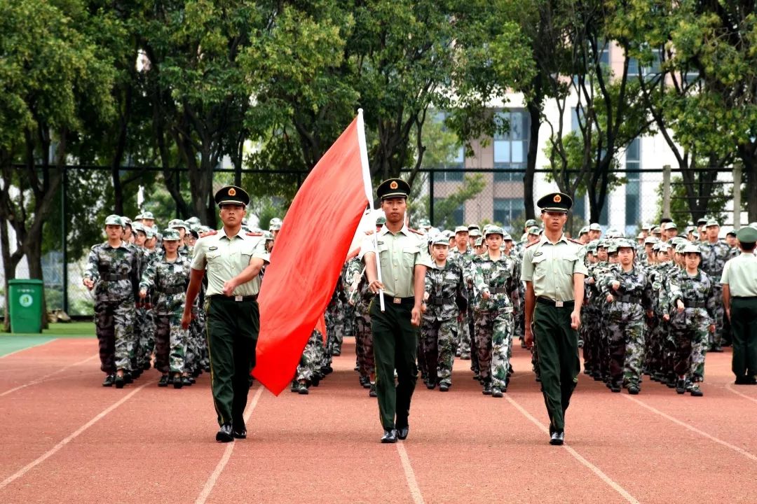 巢湖学院军训图片