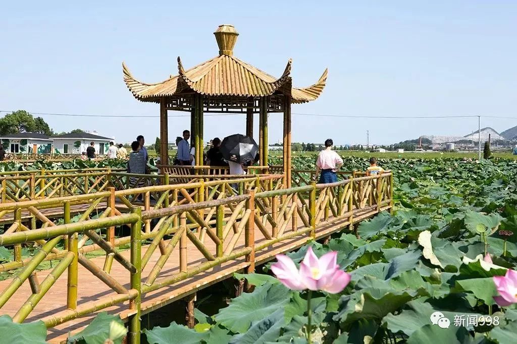 博覽園座落在展茅田園陽光南,上藩孫村東.