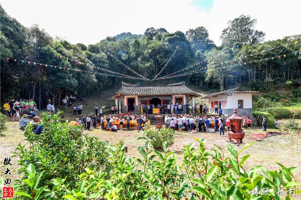 航拍福建大田吴山阳春葫芦岩圣泉寺陈公祖师佛诞庆典