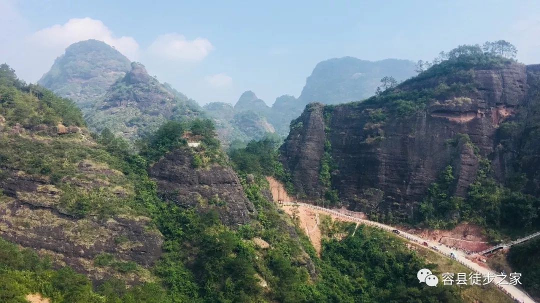 信宜出發民國小鎮嘉年華都嶠山玻璃橋一天