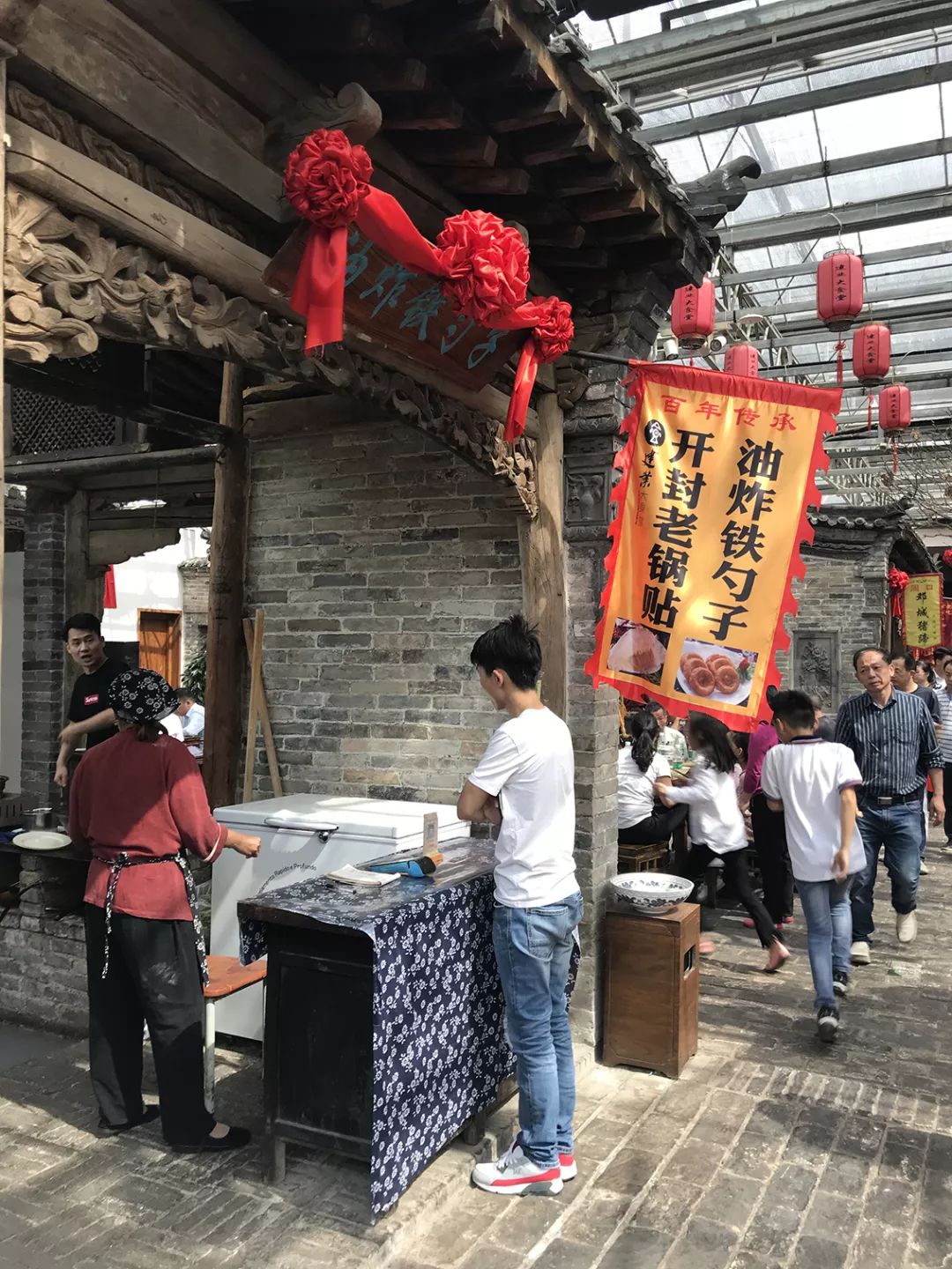 開封灌湯包,鄭州葛記燜餅,安陽滑縣燒雞,濮陽壯饃,新鄉紅燜羊肉,信陽