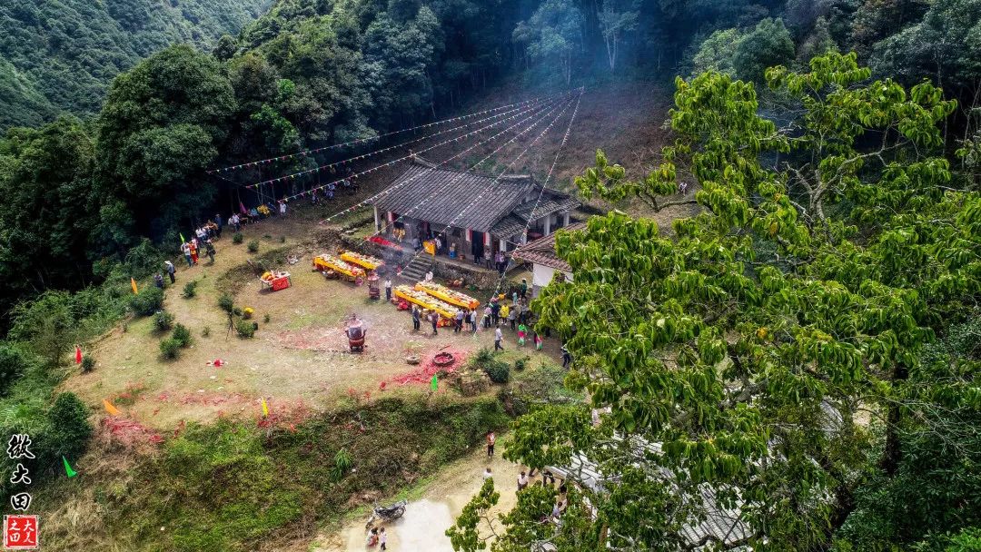 航拍福建大田吴山阳春葫芦岩圣泉寺陈公祖师佛诞庆典