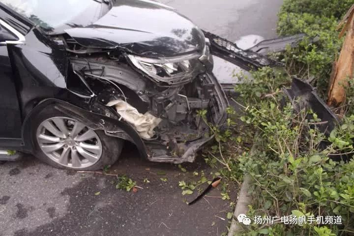 扬州最近车祸图片