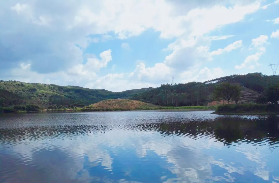 鹿寨月岛湖景区图片图片