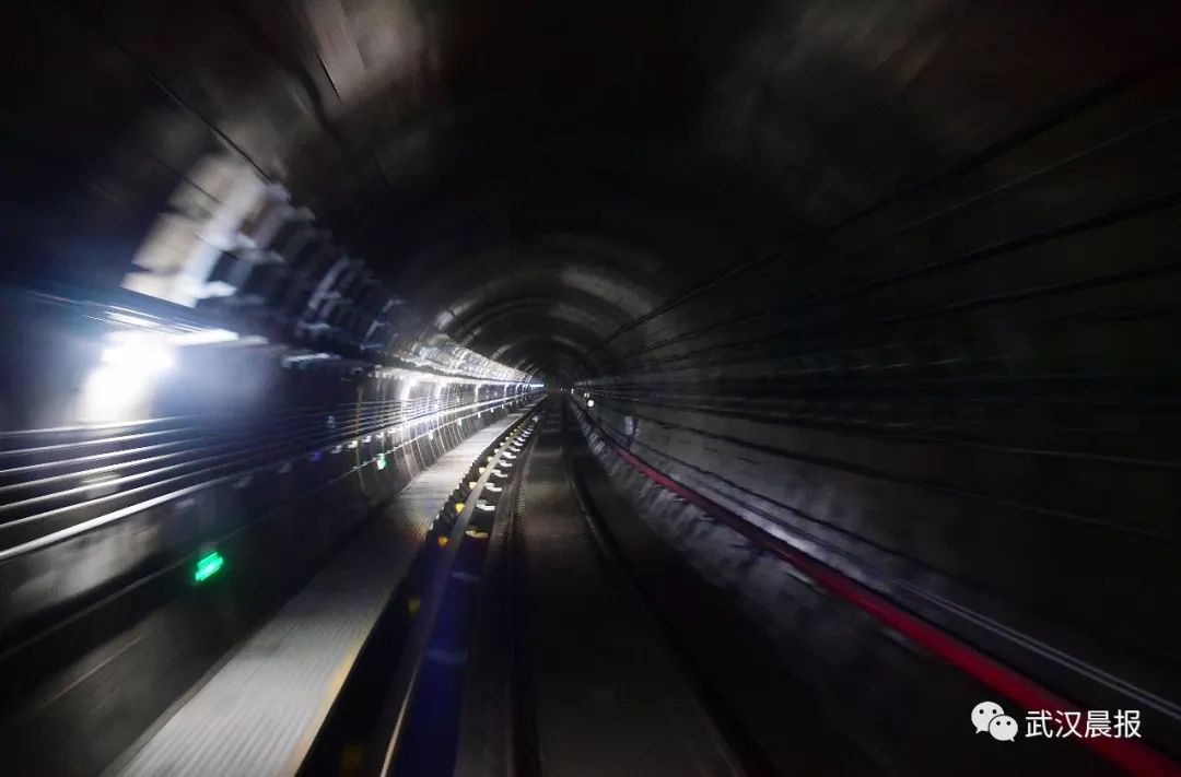 楼上跑汽车,楼下跑地铁!武汉长江公铁隧道马上开通啦