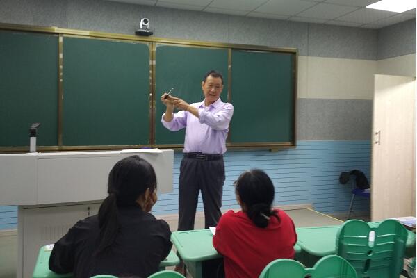 歙县行知小学开展教师硬笔书法培训