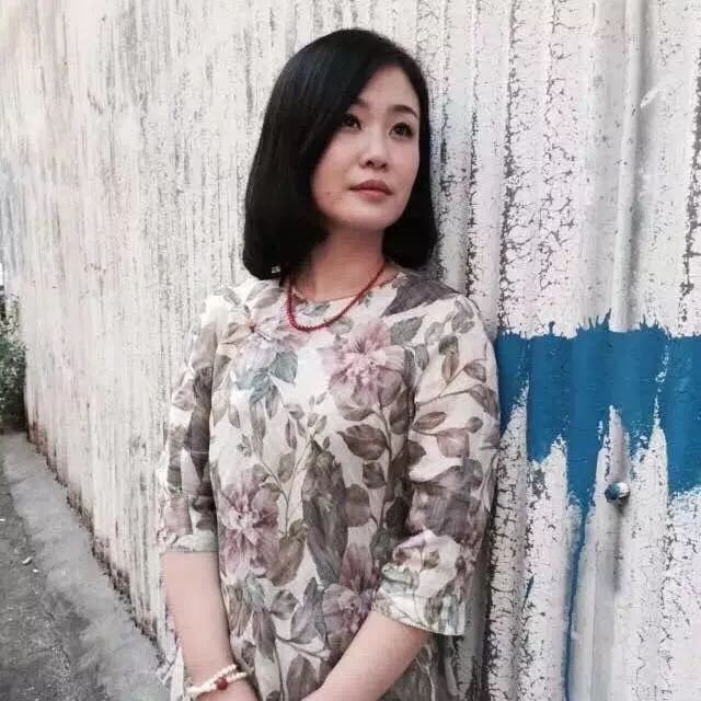 上海崑劇團優秀青年演員,工花旦,師承梁谷音,張洵澎,王君惠,陳明珠等