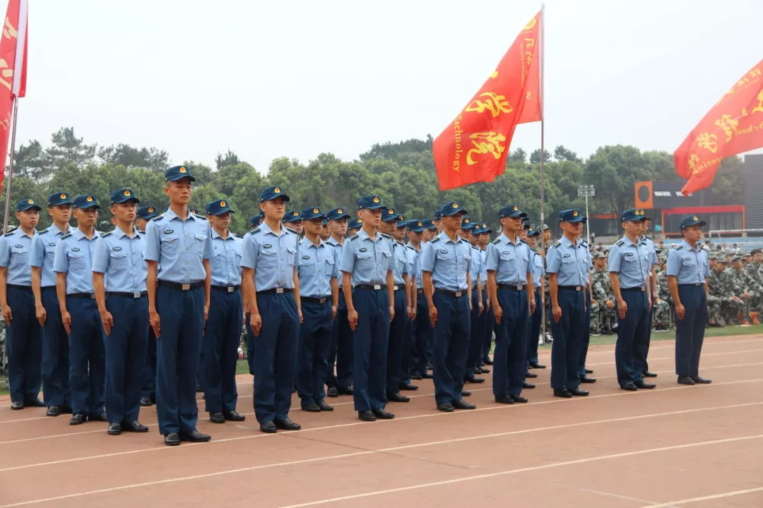 大连空军士官学校图片