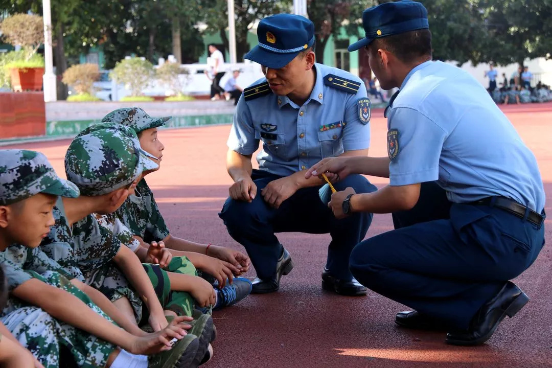 空軍工程大學航空機務士官學校的參訓官兵用自己的實際行動,出色地